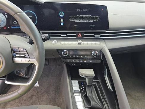 Used 2024 Hyundai Elantra SEL w/ Convenience Package FWD image 14