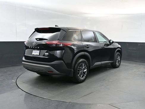 Used 2023 Nissan Rogue S AWD/4WD image 5