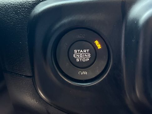 Used 2022 Jeep Wrangler Unlimited Sport AWD/4WD image 22