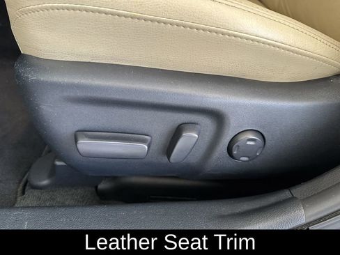 Used 2018 Toyota Avalon XLE Premium image 14