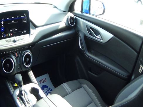 Used 2025 Chevrolet Blazer LT FWD image 12