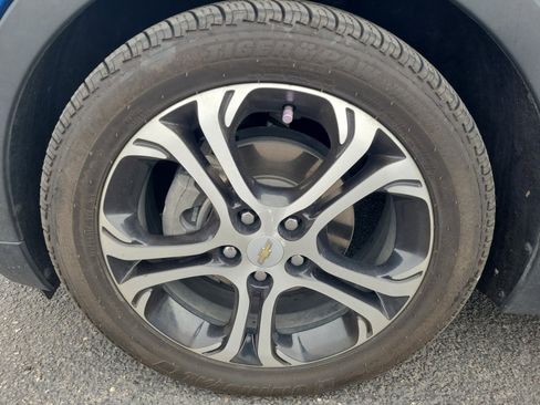 Used 2020 Chevrolet Bolt Premier w/ Infotainment Package image 11