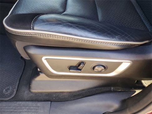 Used 2024 RAM 1500 Laramie image 14