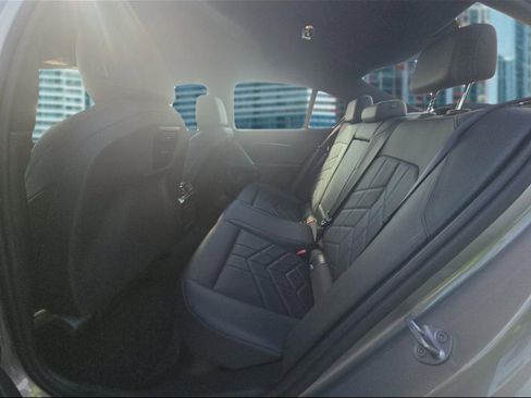 Used 2024 BMW 530i image 19