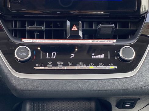 Certified 2025 Toyota Corolla LE image 29
