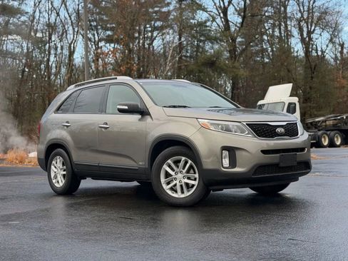 Used 2014 Kia Sorento LX AWD/4WD image 6