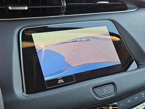 Used 2023 Cadillac XT4 Luxury w/ Cold Weather Package image 17