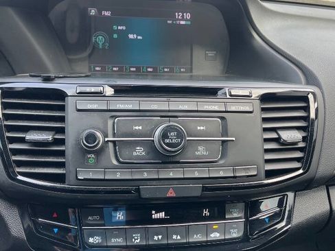 Used 2017 Honda Accord Sport image 16