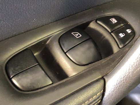 Used 2020 Nissan Rogue SV AWD/4WD image 27