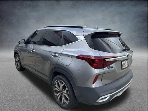 Used 2021 Kia Seltos SX w/ SX Sunroof Package AWD/4WD image 3