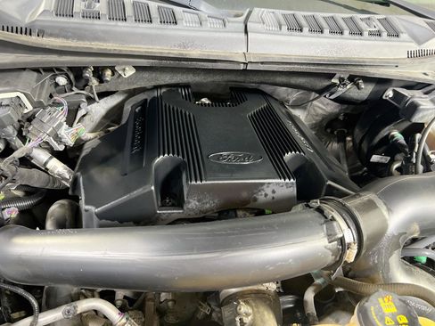 Used 2018 Ford F150 Lariat w/ Max Trailer Tow Package image 29