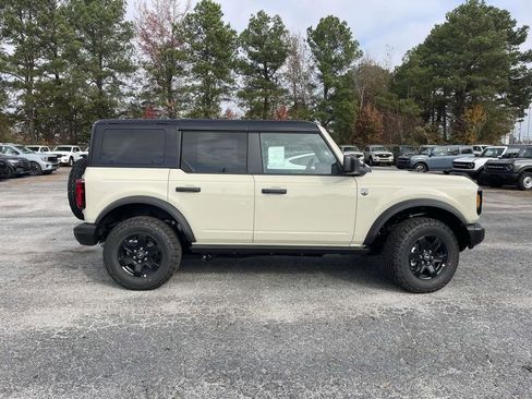 New 2025 Ford Bronco Big Bend w/ Black Diamond Package image 2