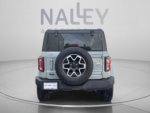 Used 2024 Ford Bronco Outer Banks AWD/4WD image 3