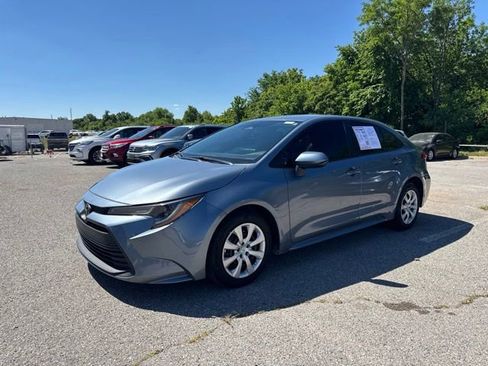 Used 2023 Toyota Corolla LE FWD image 4