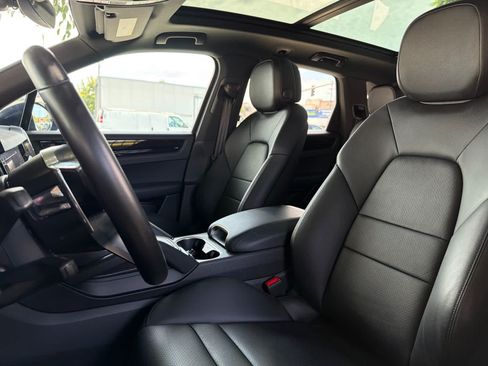 Certified 2023 Porsche Cayenne AWD/4WD image 5