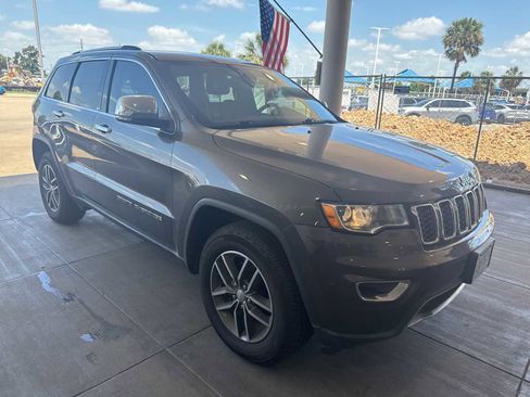 Used 2017 Jeep Grand Cherokee Limited RWD image 2