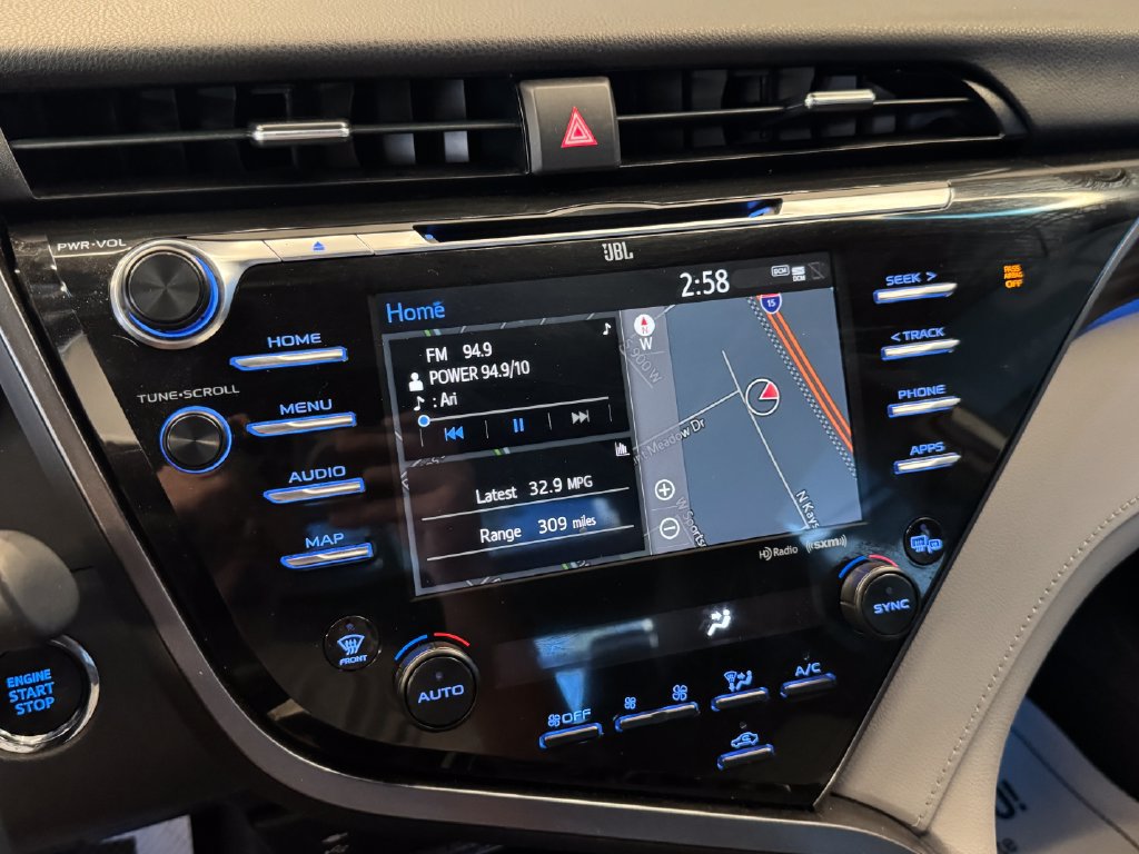 Used 2019 Toyota Camry XLE w/ Navigation Package FWD image 13