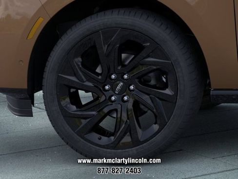 New 2026 Lincoln Navigator Black Label AWD/4WD image 18