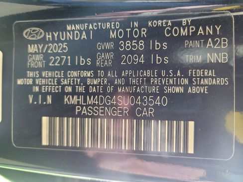Used 2025 Hyundai Elantra Sport FWD image 33