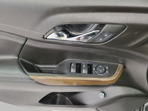 Used 2023 GMC Acadia SLE w/ Driver Convenience Package image 30