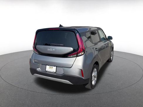 Used 2025 Kia Soul LX w/ LX Technology Package FWD image 12