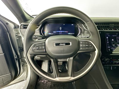 Certified 2023 Jeep Grand Cherokee Altitude AWD/4WD image 11