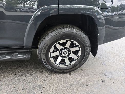 Used 2024 Toyota 4Runner TRD Off-Road Premium w/ Moonroof Package AWD/4WD image 4