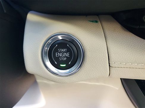 Used 2022 Buick Envision Avenir w/ Technology Package II image 28