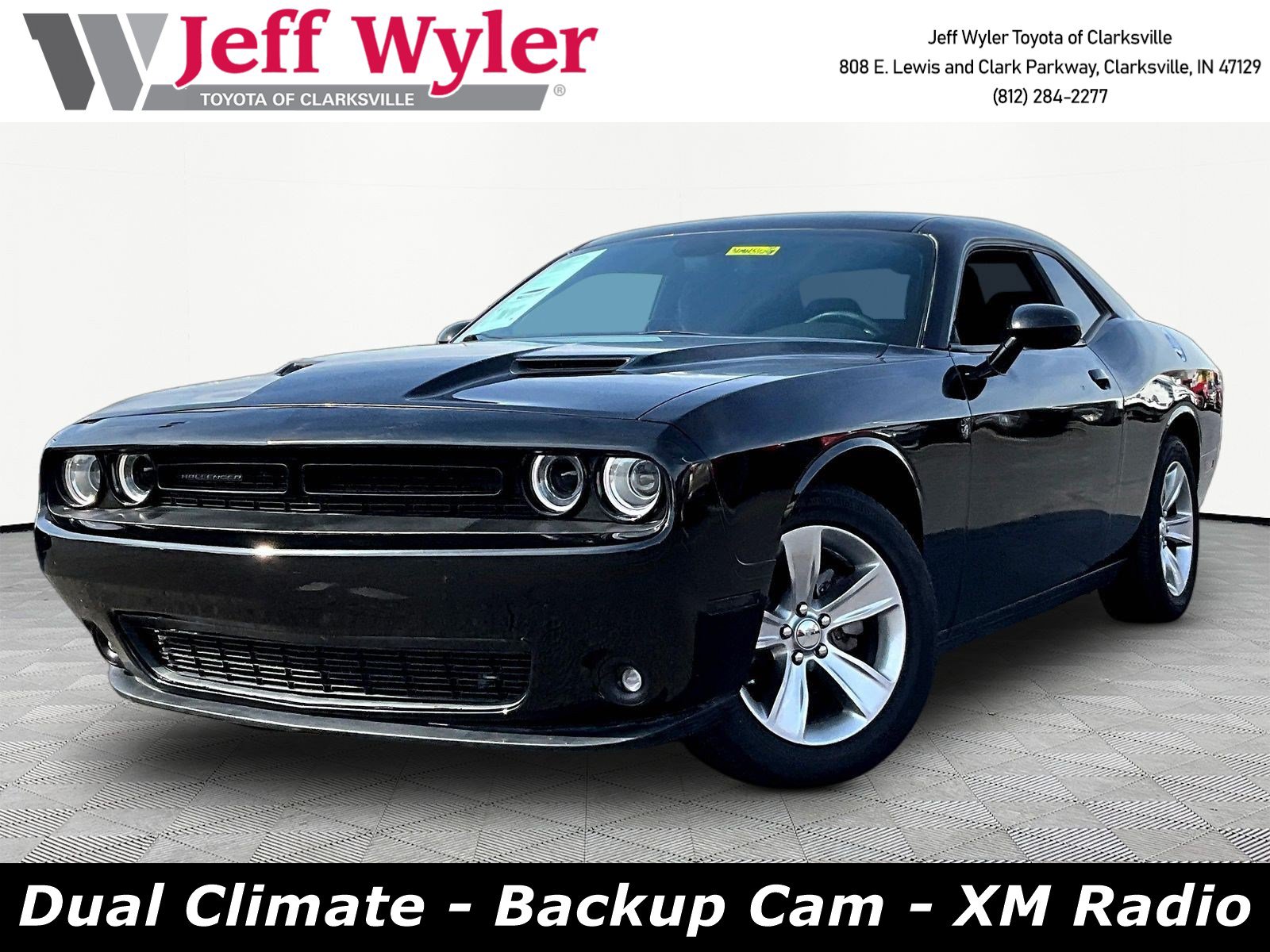 Used 2021 Dodge Challenger SXT RWD image 1
