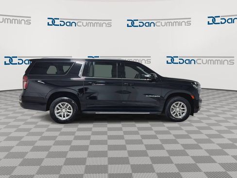 Used 2023 Chevrolet Suburban LT AWD/4WD image 2