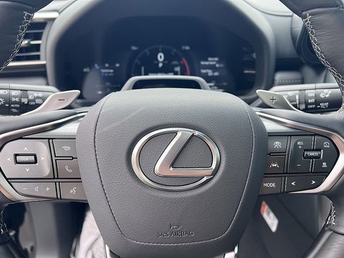 New 2026 Lexus LX 700h Luxury image 5