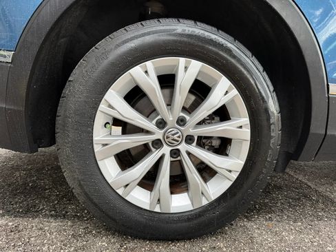 Used 2018 Volkswagen Tiguan SE FWD image 21