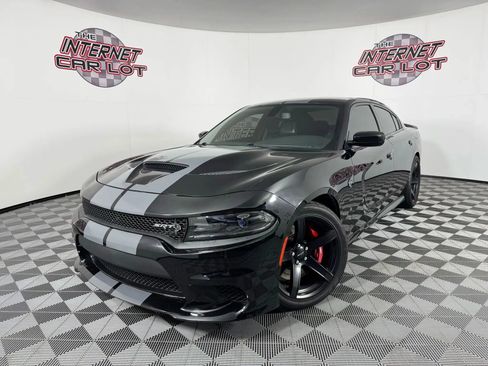Used 2018 Dodge Charger SRT Hellcat RWD image 1
