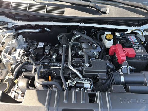 Used 2025 Nissan Kicks SV FWD image 32