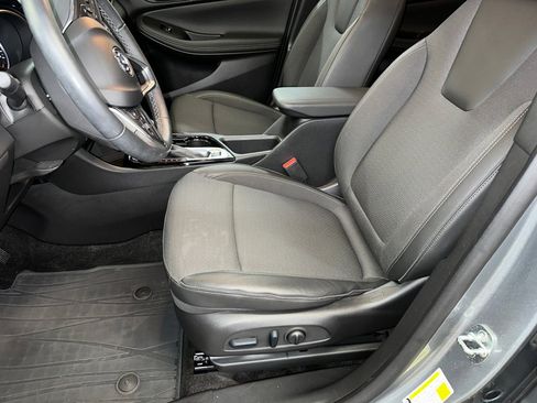 Certified 2023 Buick Encore GX Preferred w/ Cold Weather Comfort Package image 2