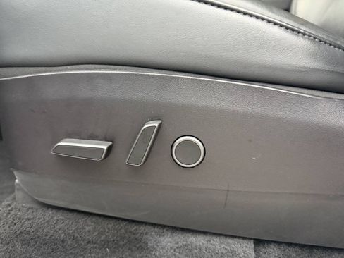 Used 2021 Tesla Model Y Long Range AWD/4WD image 17