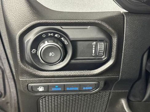 Used 2024 Jeep Wrangler Unlimited w/ Convenience Group image 19