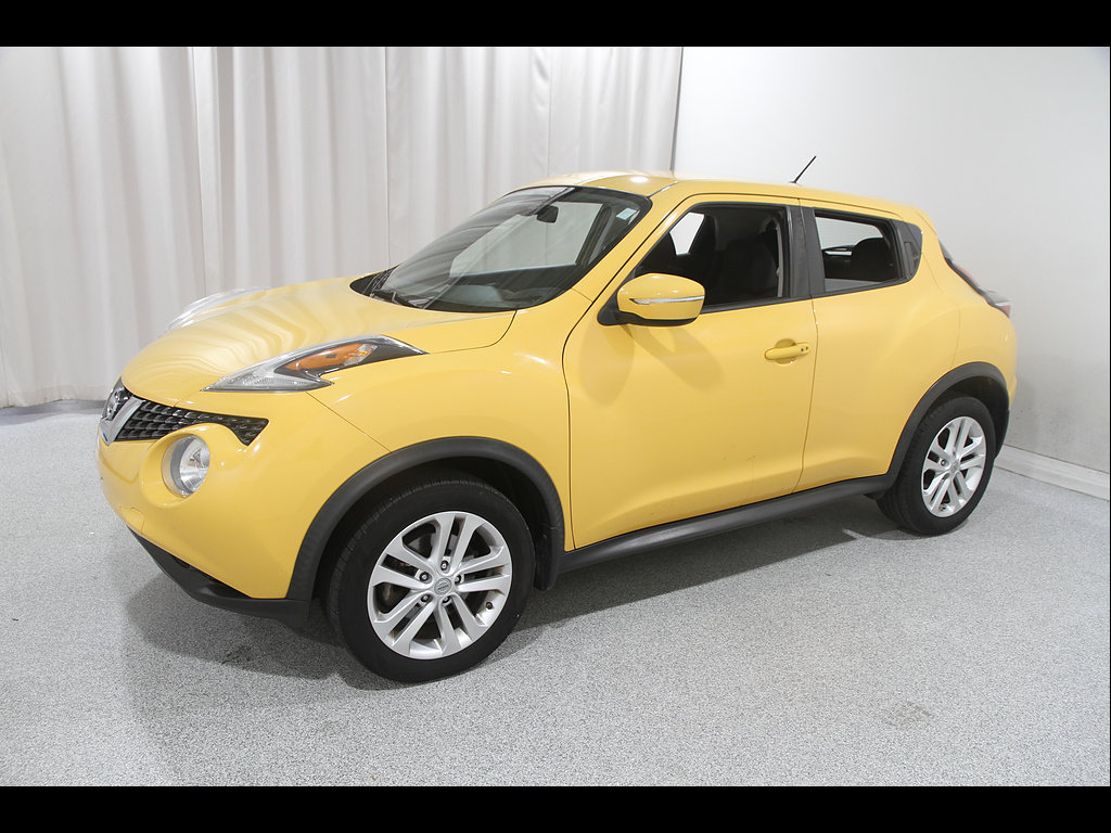 Used 2016 Nissan Juke S FWD image 3
