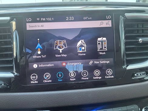 Used 2020 Chrysler Pacifica Touring-L Plus w/ Tire & Wheel Group image 31