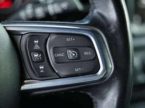 Used 2022 Jeep Wrangler Unlimited Sahara AWD/4WD image 41
