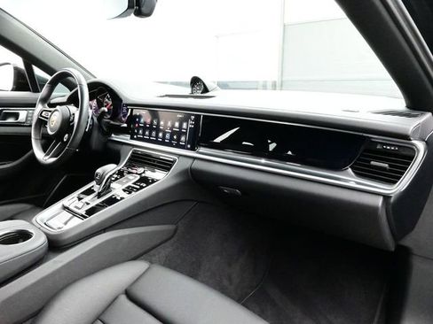 Certified 2023 Porsche Panamera 4 w/ Assistance Package AWD/4WD image 19