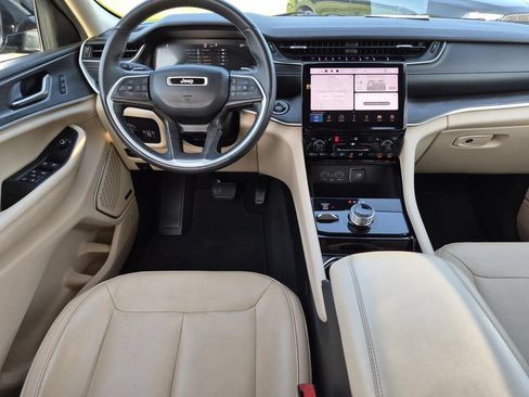 Used 2022 Jeep Grand Cherokee L Limited AWD/4WD image 19