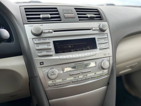 Used 2010 Toyota Camry XLE FWD image 20