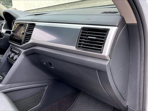 Certified 2022 Volkswagen Atlas SEL Premium AWD/4WD image 16