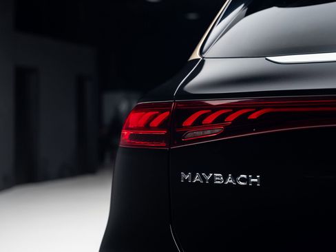 Used 2024 Mercedes-Benz Maybach EQS 680 4MATIC image 30