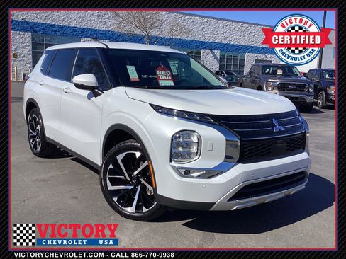 Used 2024 Mitsubishi Outlander SE Black Edition image 1