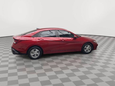 Used 2025 Hyundai Elantra SE FWD image 30