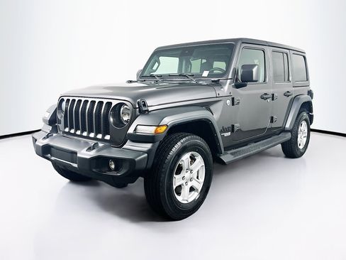 Used 2021 Jeep Wrangler Sport S image 3