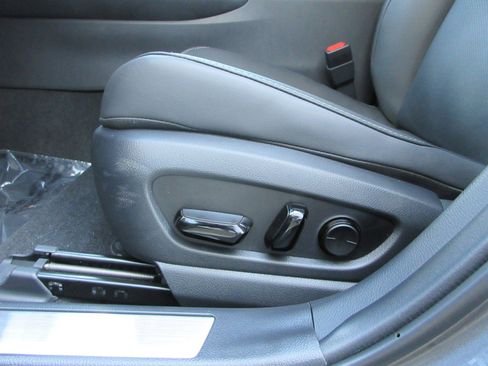 Used 2024 Lexus UX 250h AWD w/ Premium Package image 31