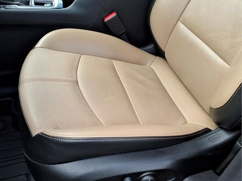 Used 2023 Chevrolet Equinox Premier w/ LPO, Floor Liner Package FWD image 18